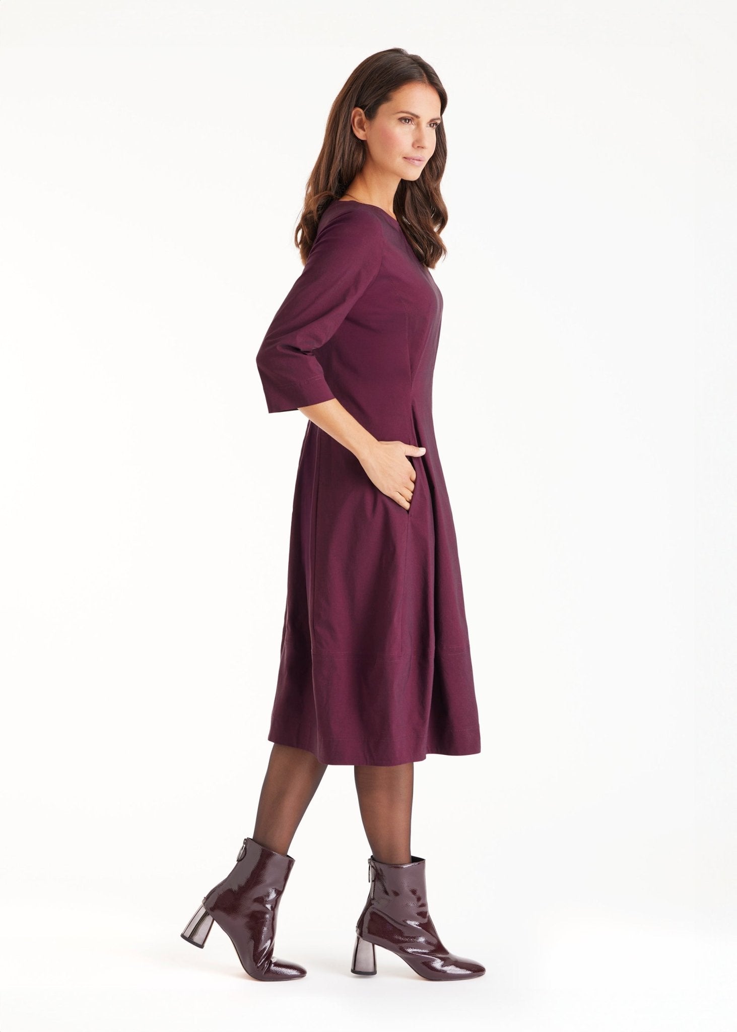 Midi - Kleid JAROBO mit Rundhals und leichter O - Form - FOX'S - Fashion