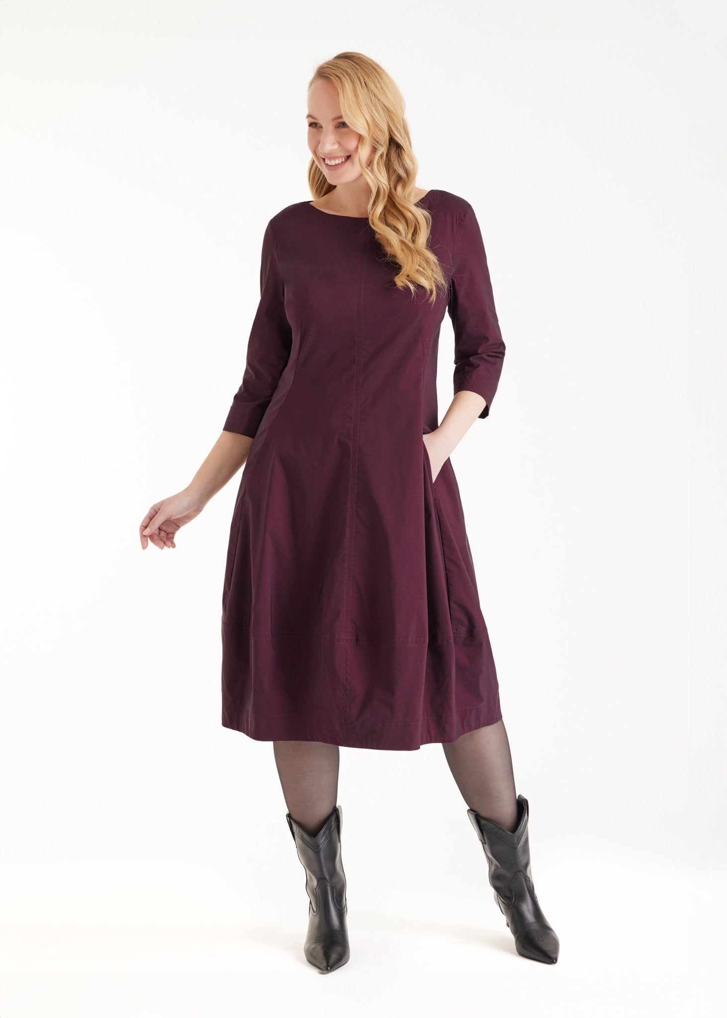 Midi - Kleid JAROBO mit Rundhals und leichter O - Form - FOX'S - Fashion