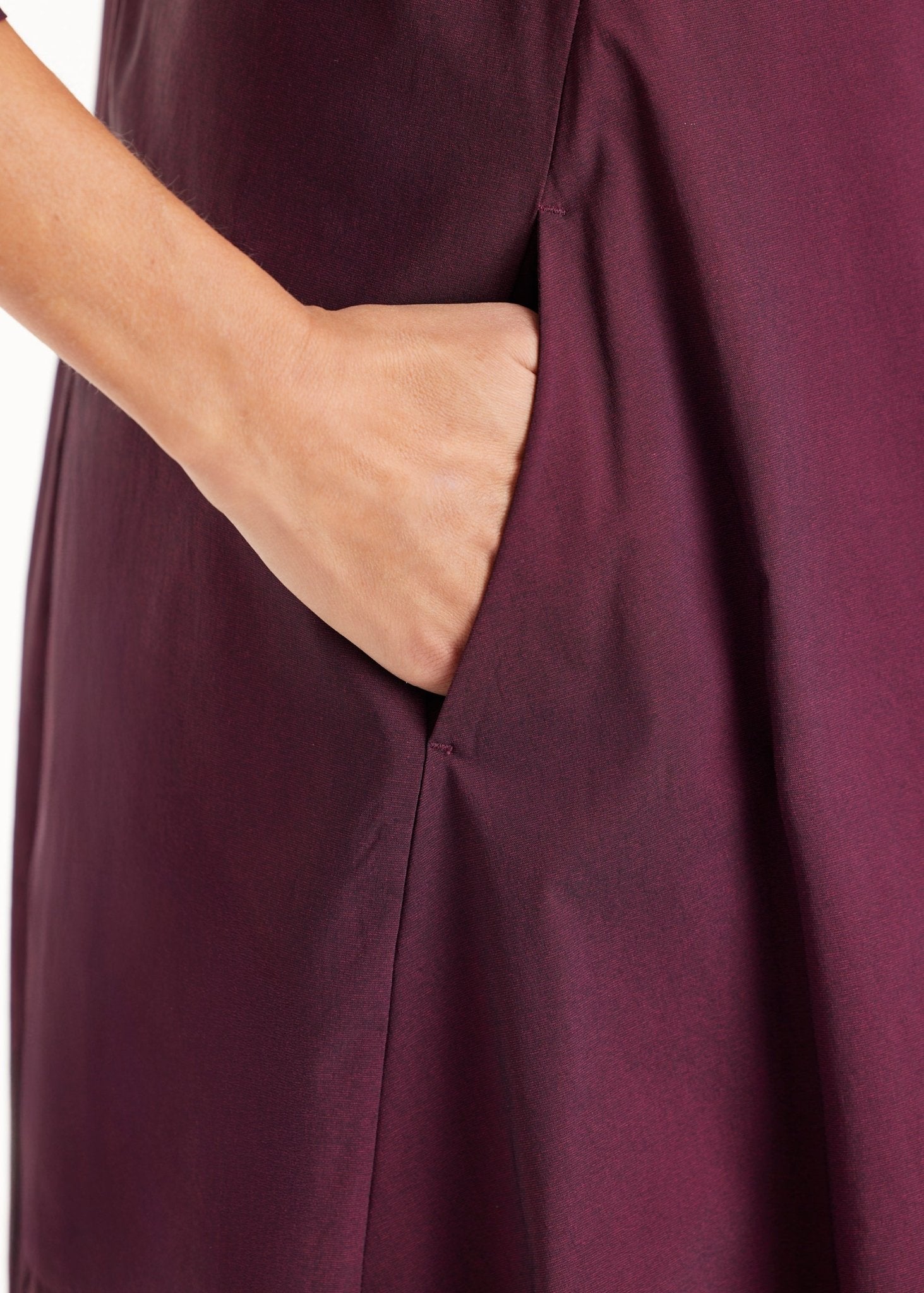 Midi - Kleid JAROBO mit Rundhals und leichter O - Form - FOX'S - Fashion