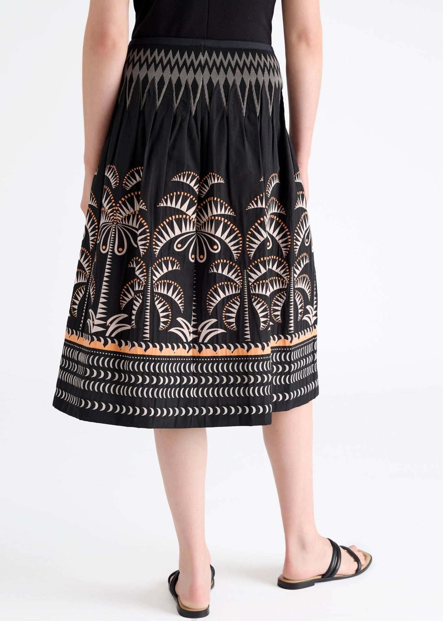 【新品未使用】marno Rosie long skirt 0 + オマケ黒T 新品未使用】marno Rosie long skirt 0 + オマケ黒T - メルカリ