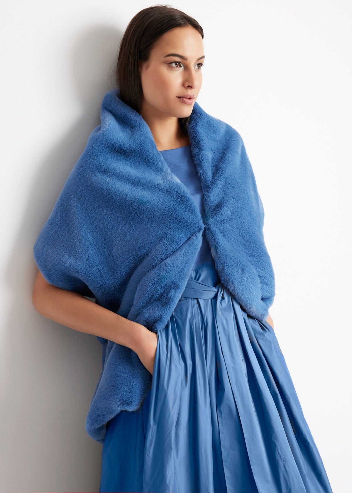 Rechteckige Stola TESTOLA aus Kunstfell - FOX'S-Fashion