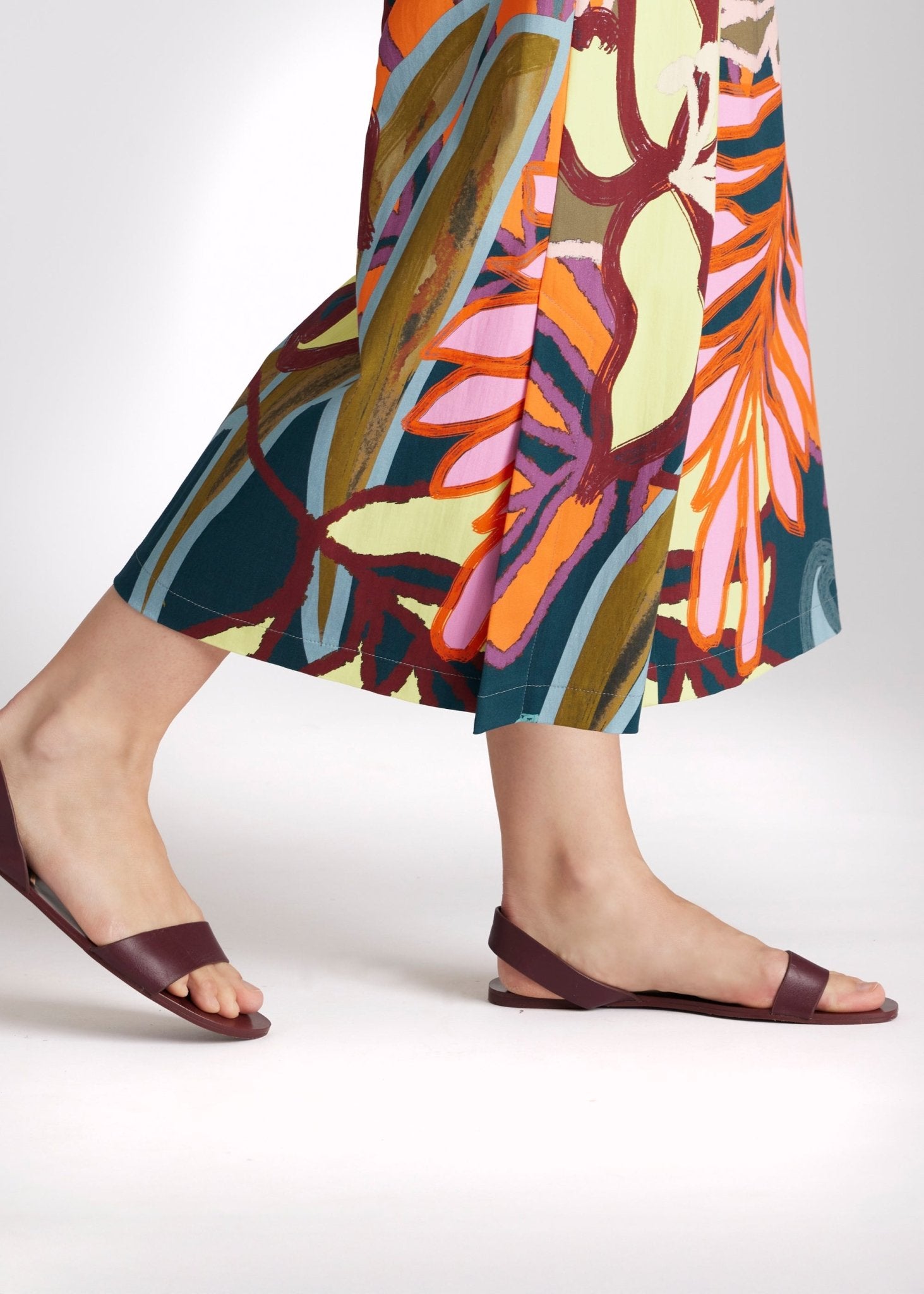 Culotte DUKANA mit weitem Bein in 7/8-Länge und mehrfarbigem, floralem Print 