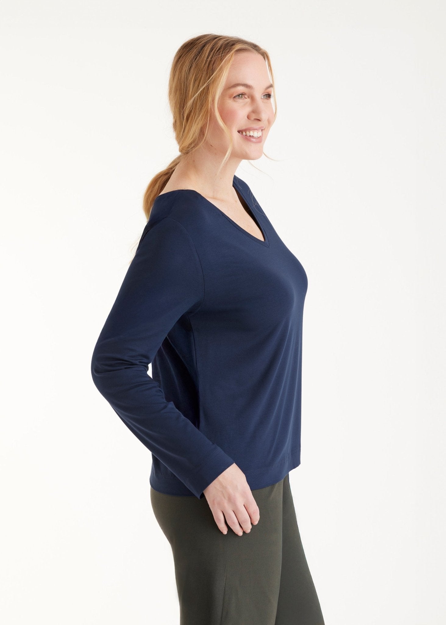 Wendeshirt CLIVONITA aus Viskose mit Rundhals oder V - Ausschnitt - FOX'S - Fashion