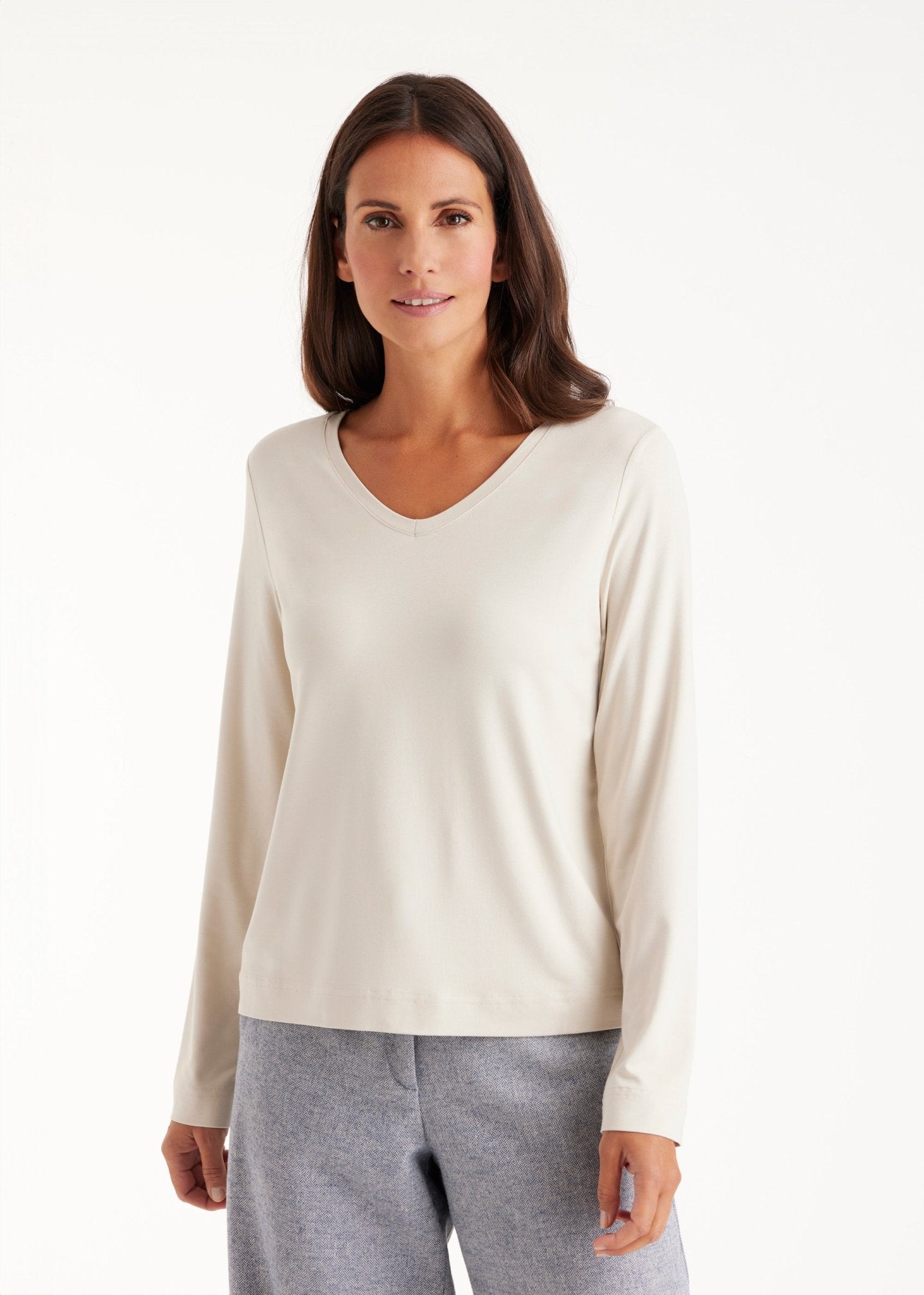 Langarm Shirt CLIVONITA mit Rundhals und V-Ausschnitt in Beige